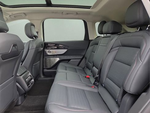 New 2026 Lincoln Nautilus Reserve image 10