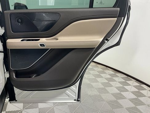 Certified 2023 Lincoln Aviator Reserve image 24