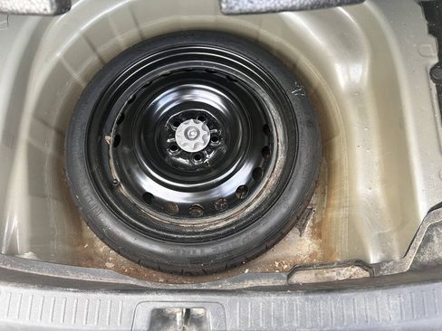 Used 2021 Toyota Corolla LE FWD image 41