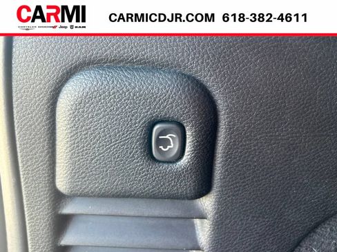 Used 2017 Jeep Grand Cherokee Limited w/ Luxury Group II AWD/4WD image 38