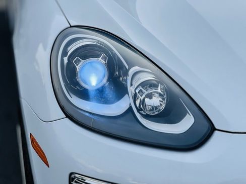 Used 2016 Porsche Cayenne image 3