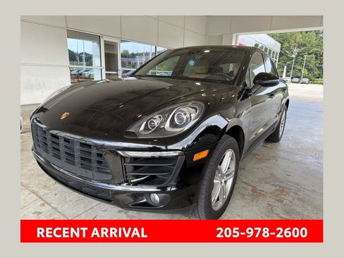 Used 2018 Porsche Macan AWD/4WD image 1