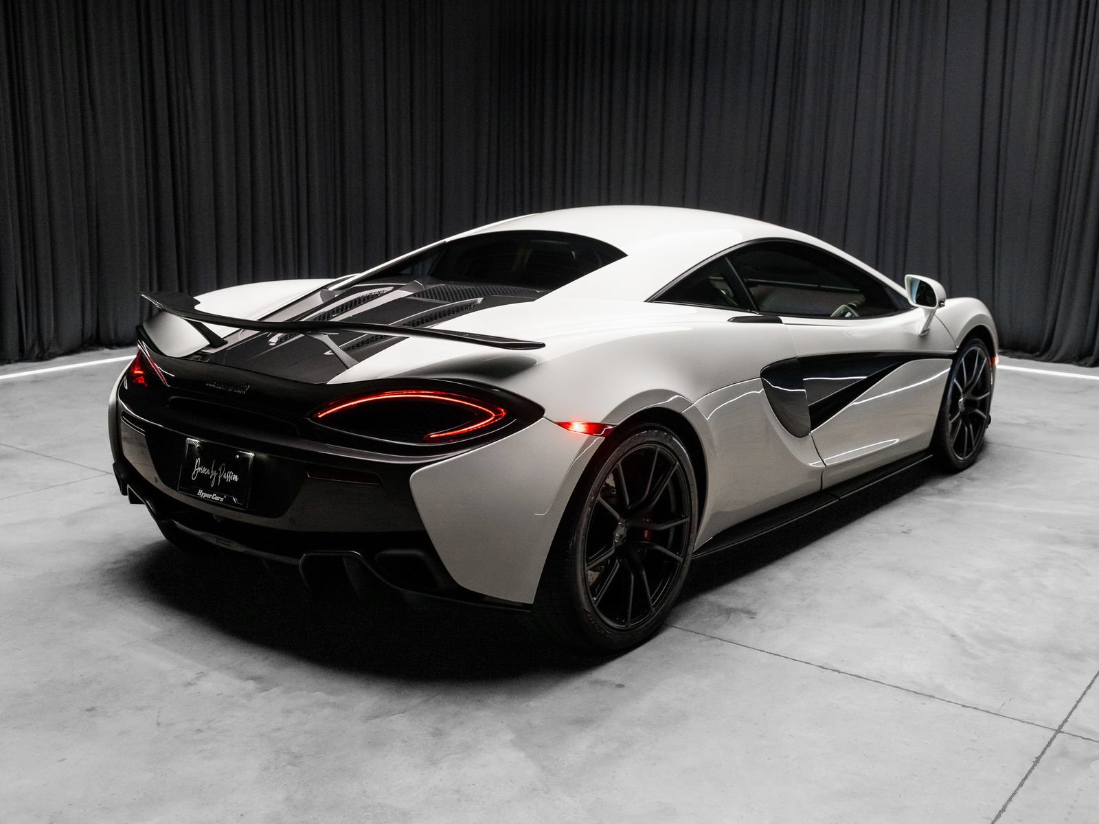 Used 2016 McLaren 570S Coupe RWD image 41