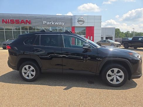 Used 2020 Toyota RAV4 LE w/ All Weather Liner Package AWD/4WD image 9