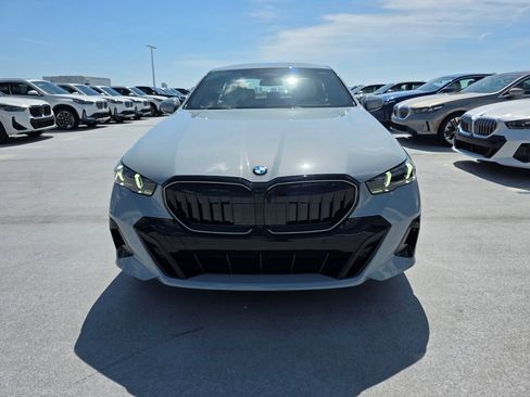 New 2027 BMW 530i RWD image 2