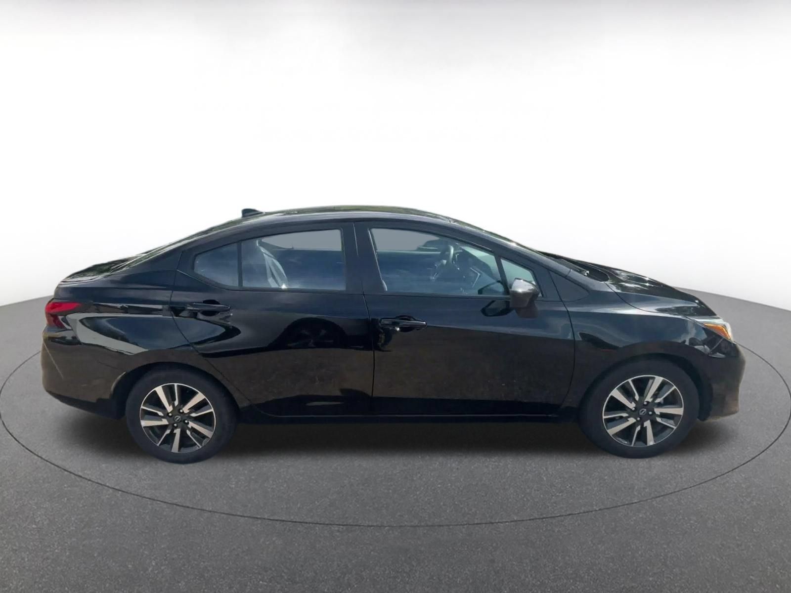 Used 2025 Nissan Versa SV FWD image 15