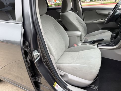 Used 2012 Toyota Corolla L FWD image 10