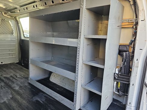 Used 2017 GMC Savana 2500 G2500 Cargo image 16