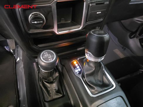 Used 2023 Jeep Wrangler Unlimited Sport AWD/4WD image 20