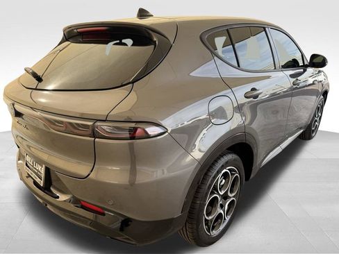 New 2025 Alfa Romeo Tonale image 4