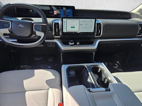 New 2025 Ford Expedition Max Platinum w/ Driver's Package image 13