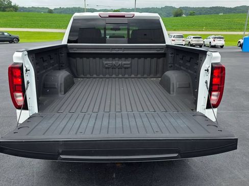 Used 2025 GMC Sierra 1500 Elevation w/ Elevation Premium Package AWD/4WD image 15