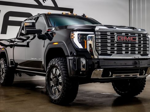 Used 2024 GMC Sierra 3500 Denali w/ Denali Reserve Package AWD/4WD image 29