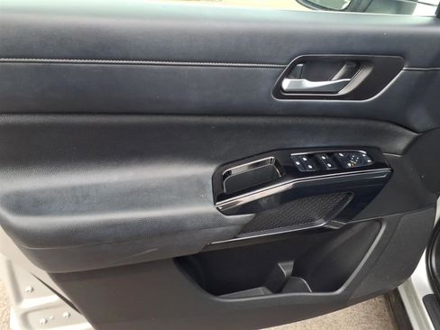 Used 2022 Nissan Pathfinder SV image 7