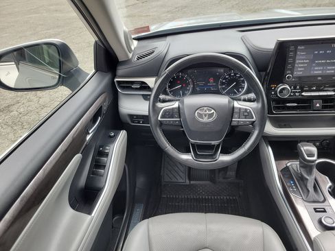 Used 2021 Toyota Highlander Limited AWD/4WD image 20