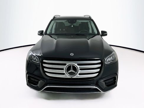 Used 2024 Mercedes-Benz GLS 450 4MATIC image 2