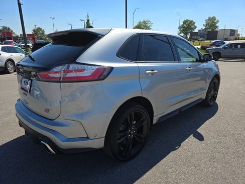 Used 2022 Ford Edge ST w/ Equipment Group 401A image 5