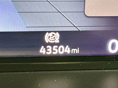 Certified 2024 Volkswagen Atlas SE image 14