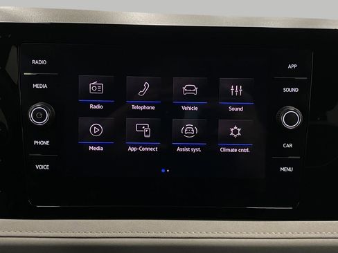 Used 2025 Volkswagen Taos SE image 21