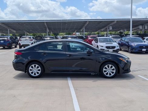 Used 2020 Toyota Corolla LE FWD image 6