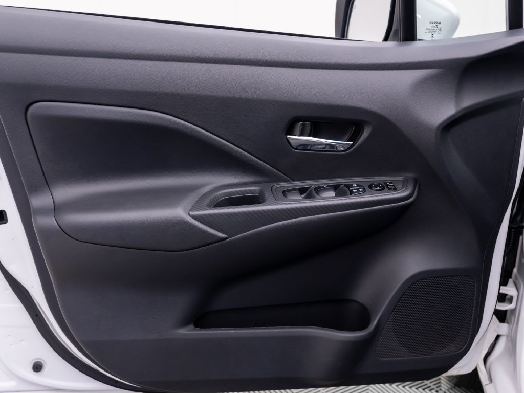Used 2025 Nissan Versa SV FWD image 15