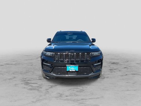 Used 2024 Jeep Grand Cherokee Limited w/ Luxury Tech Group II image 3