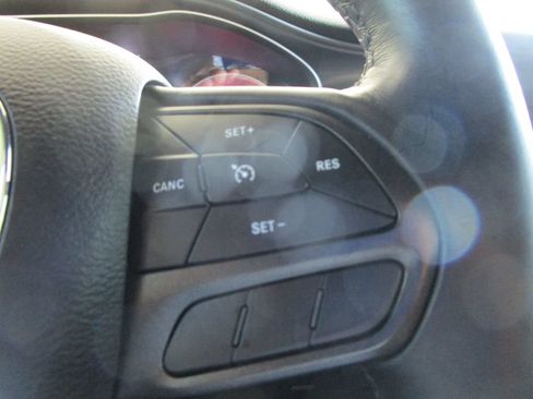 Used 2023 Dodge Challenger SXT RWD image 28
