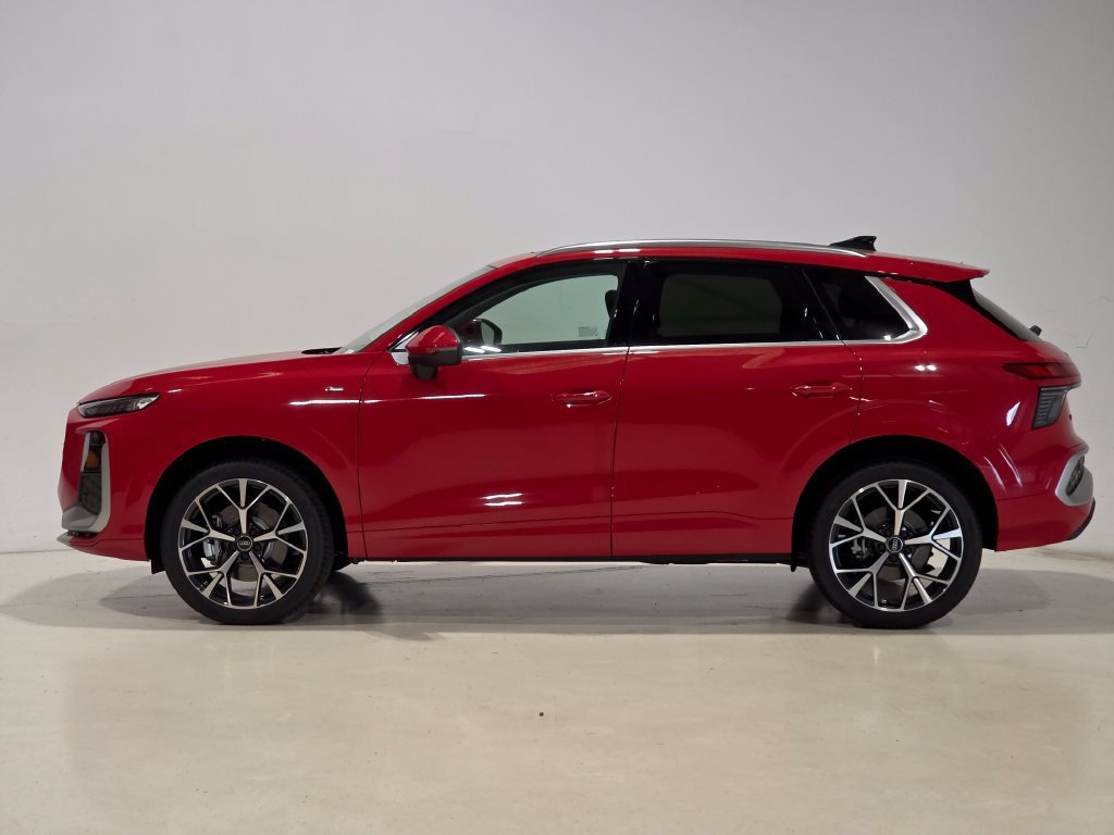 New 2026 Audi Q3 quattro 2.0T AWD/4WD image 3