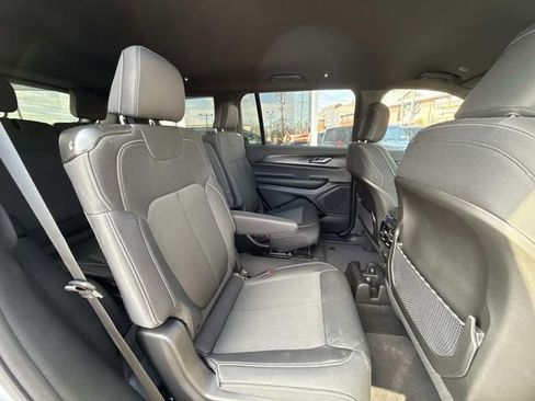New 2026 Jeep Grand Cherokee L Laredo AWD/4WD image 37