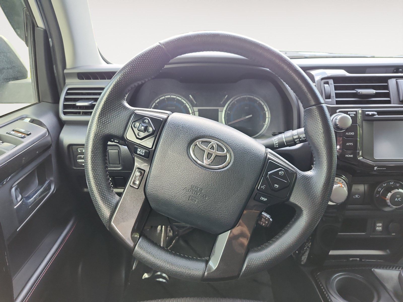 Used 2018 Toyota 4Runner TRD Off-Road AWD/4WD image 12