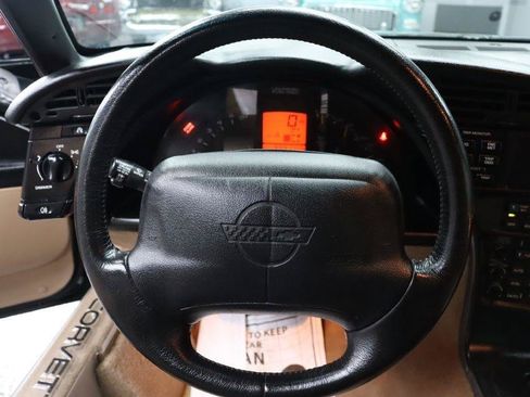Used 1995 Chevrolet Corvette Coupe RWD image 15