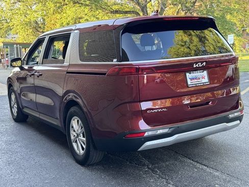Used 2023 Kia Carnival LX FWD image 24