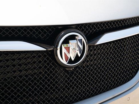 Used 2024 Buick Enclave Essence w/ Sport Touring Edition image 10