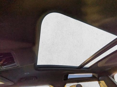 Used 2023 Land Rover Defender 90 X image 23