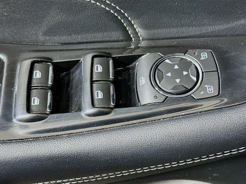 Used 2018 Ford Edge Titanium w/ Equipment Group 301A AWD/4WD image 15