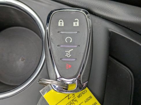 Used 2020 Chevrolet Equinox Premier image 31