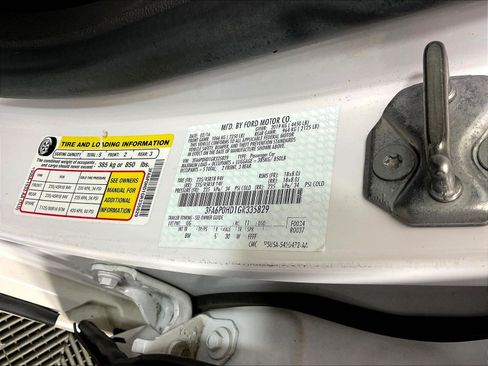 Used 2016 Ford Fusion SE w/ Equipment Group 202A FWD image 19