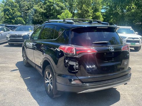 Used 2018 Toyota RAV4 XLE AWD/4WD image 6