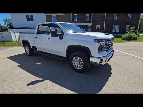 Used 2026 Chevrolet Silverado 3500 LTZ w/ LTZ Convenience Package AWD/4WD image 2