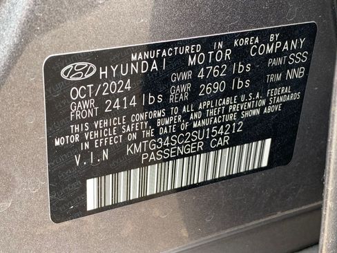 Used 2025 Genesis G70 2.5T image 10