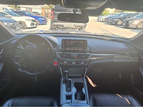 Used 2018 Honda Accord Sport image 23