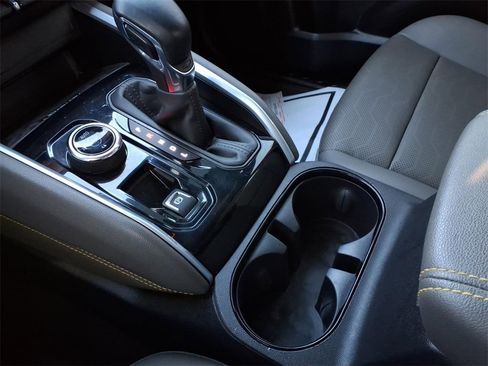 Certified 2024 Chevrolet Colorado ZR2 w/ ZR2 Convenience Package III image 16