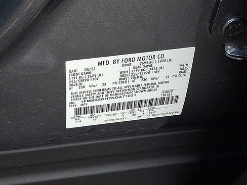 Used 2022 Ford Explorer XLT w/ Equipment Group 202A AWD/4WD image 27