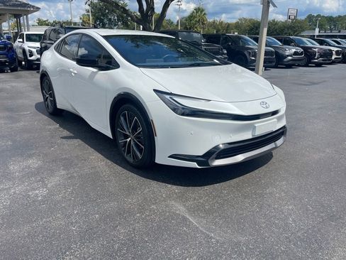 Used 2026 Toyota Prius XLE FWD image 8