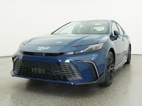 New 2026 Toyota Camry SE FWD image 32