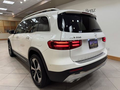 Certified 2025 Mercedes-Benz GLB 250 image 3