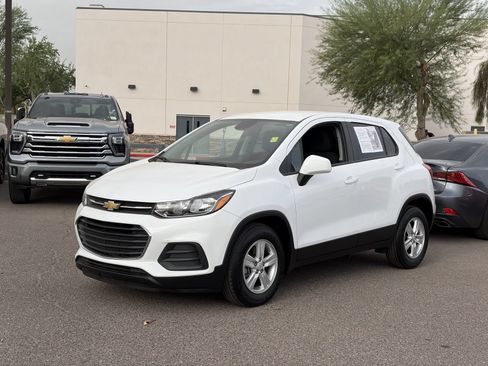 Certified 2022 Chevrolet Trax LS w/ Tint and Cruise Package FWD image 2