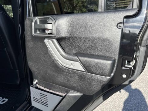 Used 2013 Jeep Wrangler Unlimited Sahara w/ Connectivity Group image 32