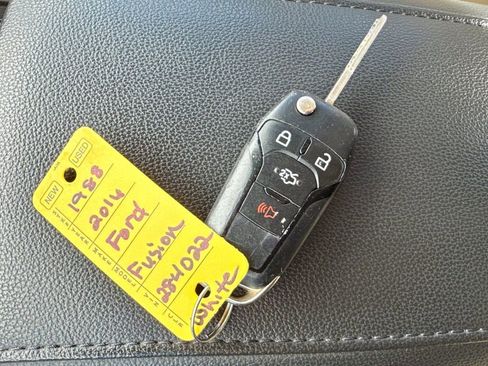 Used 2016 Ford Fusion SE w/ Equipment Group 202A image 35