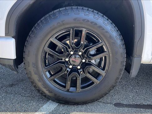 Used 2024 GMC Sierra 1500 Elevation w/ X31 Off-Road Package image 7